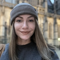 Eva J.