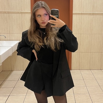 Izabela M.