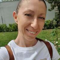 Lenka Y.